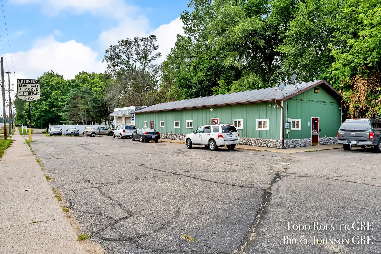 4765 W River Dr NE image 22