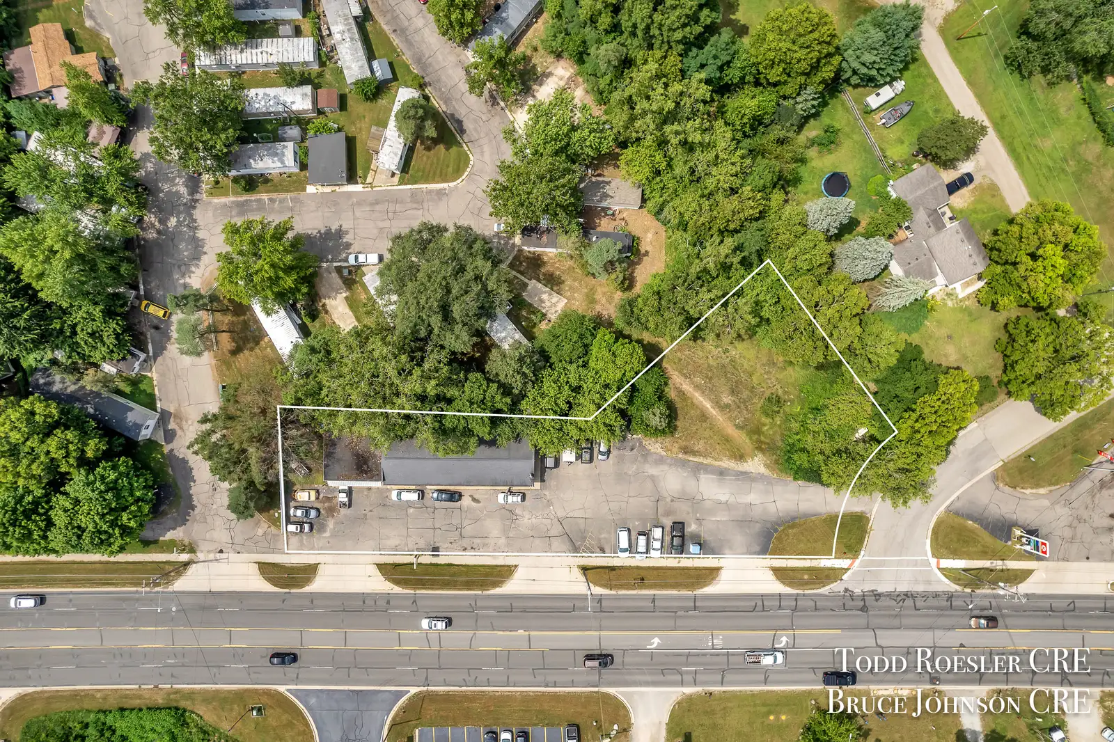 4765 W River Dr NE image 33
