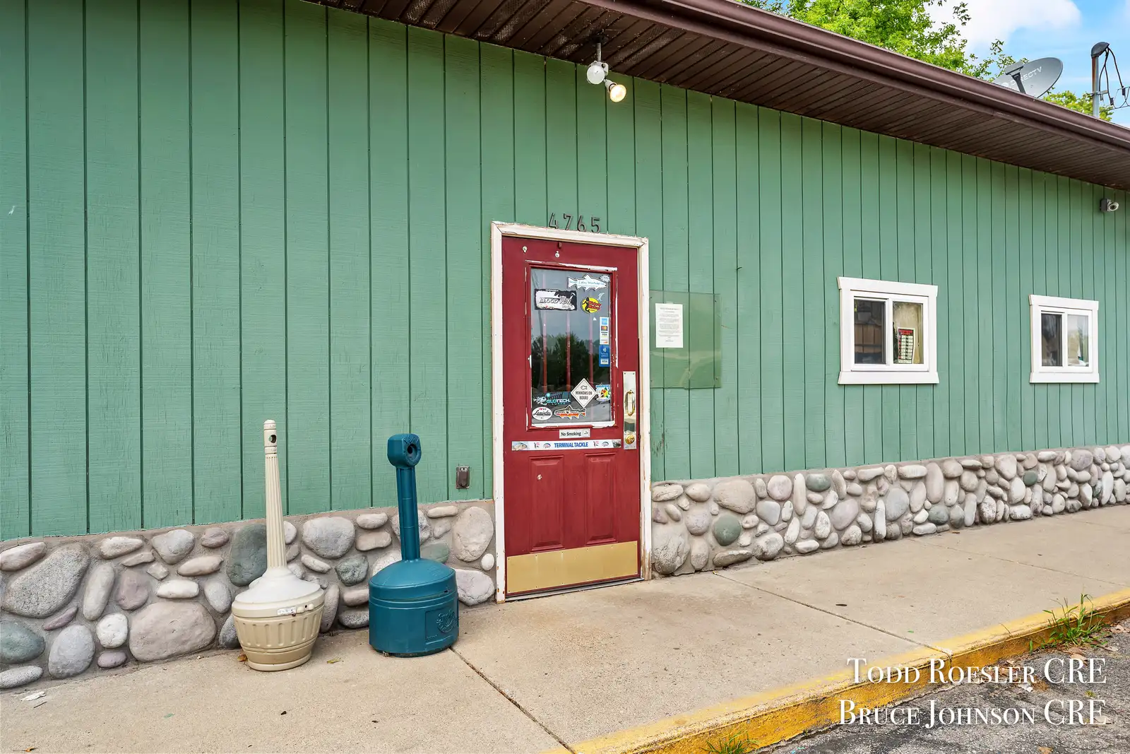 4765 W River Dr NE image 17