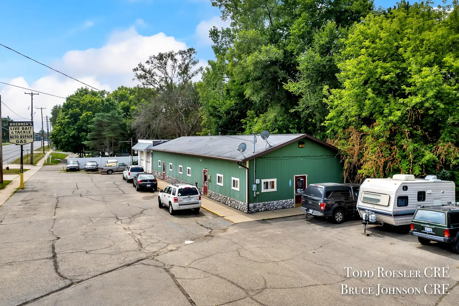 4765 W River Dr NE image 23