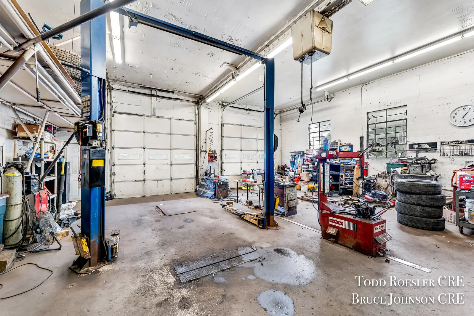 4765 W River Dr NE image 3
