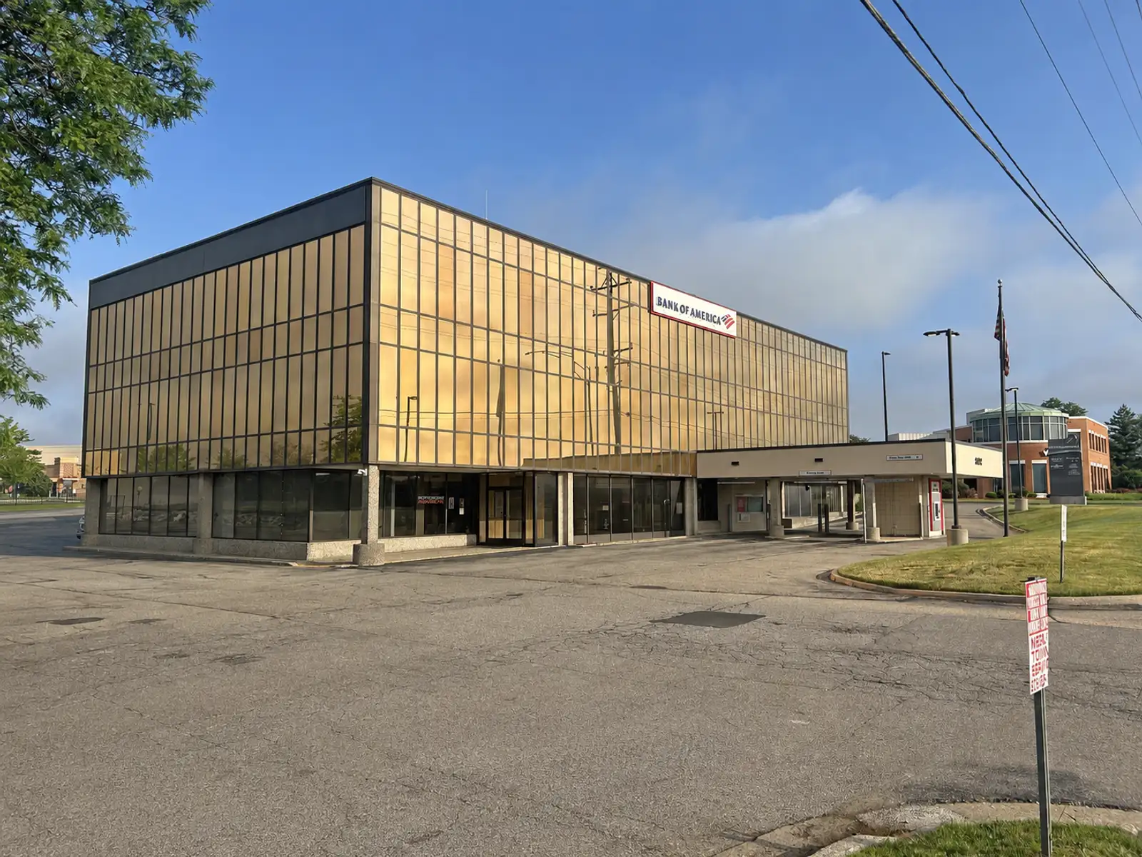 2627 E Beltline Ave SE, Grand Rapids, MI 49546