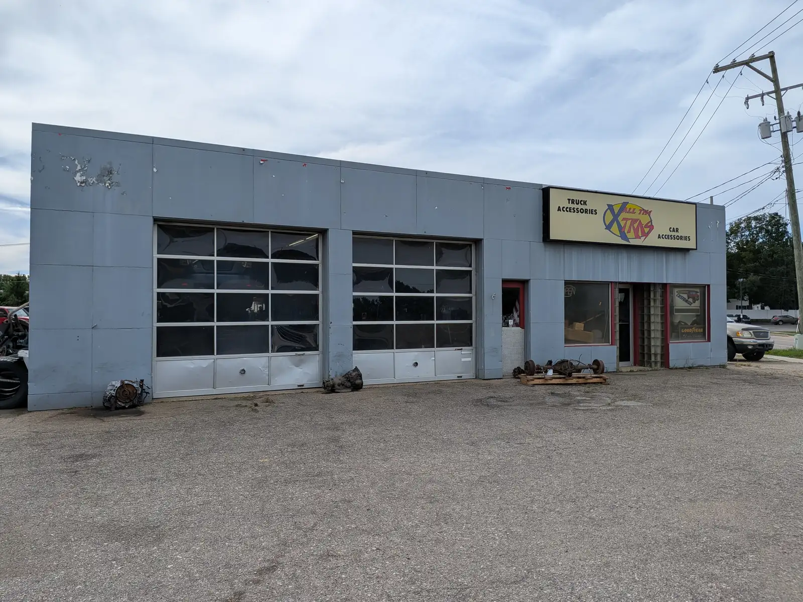 3590 Chicago Dr image 2
