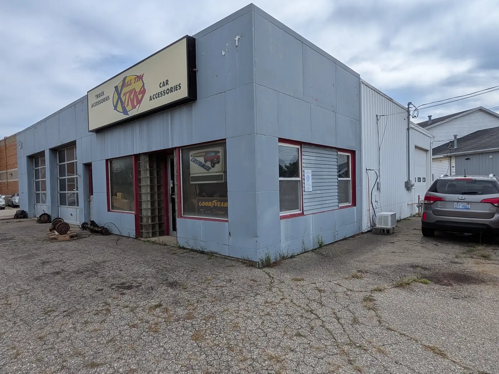 3590 Chicago Dr image 3