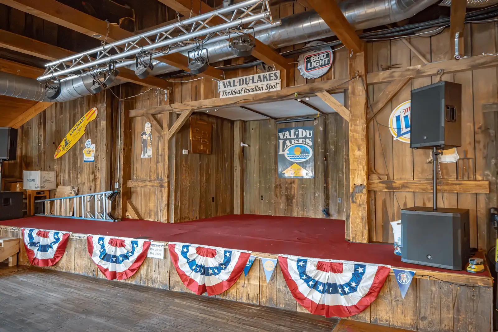 Historic Val-Du Lakes Resort | Bar & Grill, Event Grounds, Manor, Campground image 22
