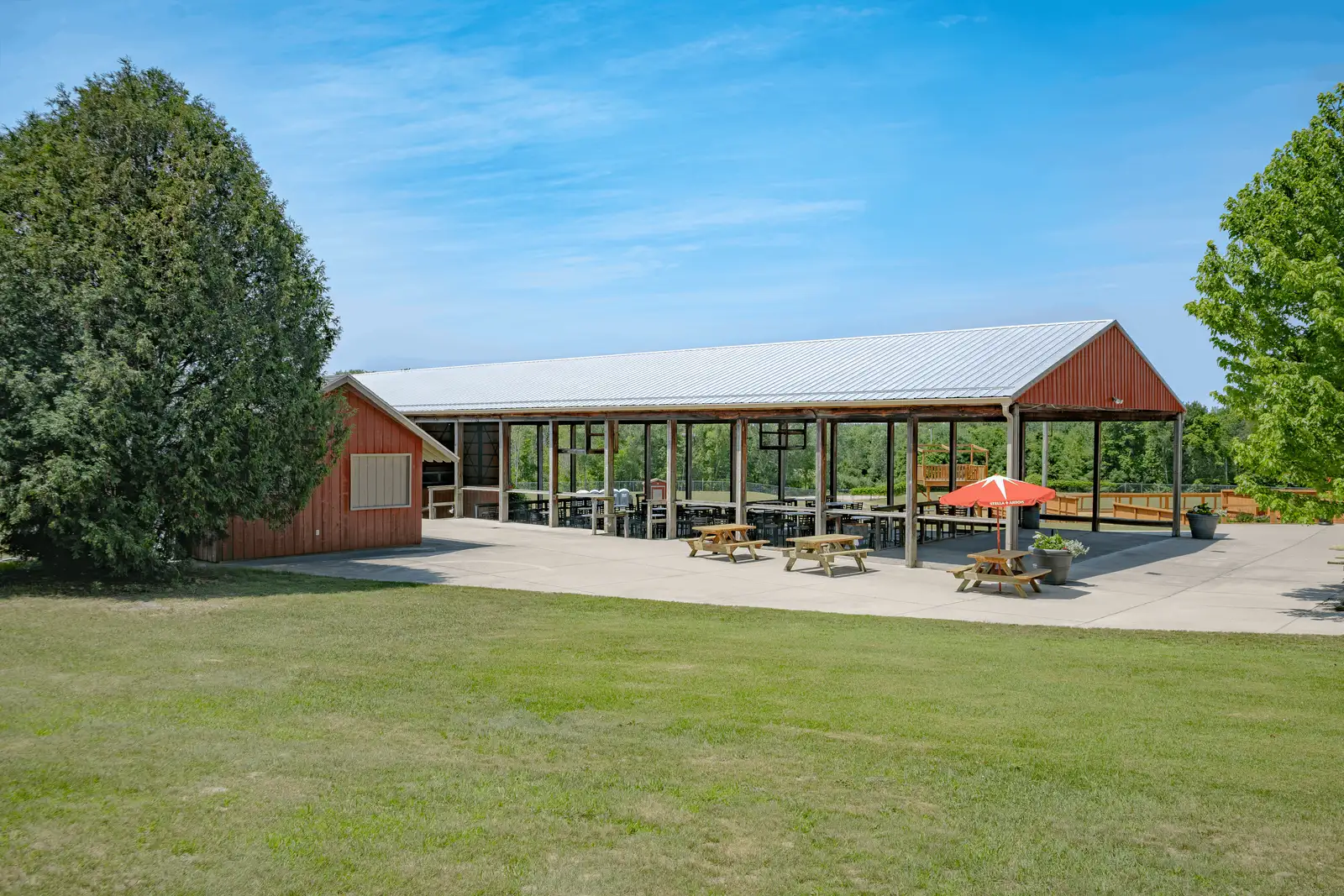 Historic Val-Du Lakes Resort | Bar & Grill, Event Grounds, Manor, Campground image 11
