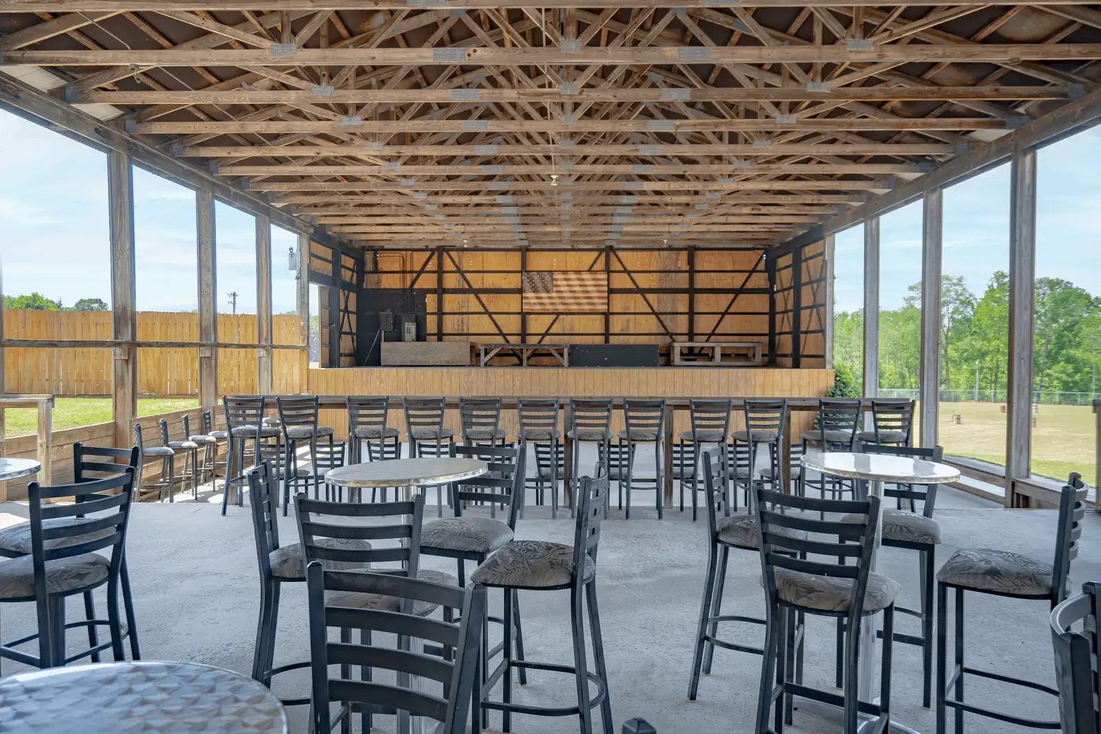 Historic Val-Du Lakes Resort | Bar & Grill, Event Grounds, Manor, Campground image 10
