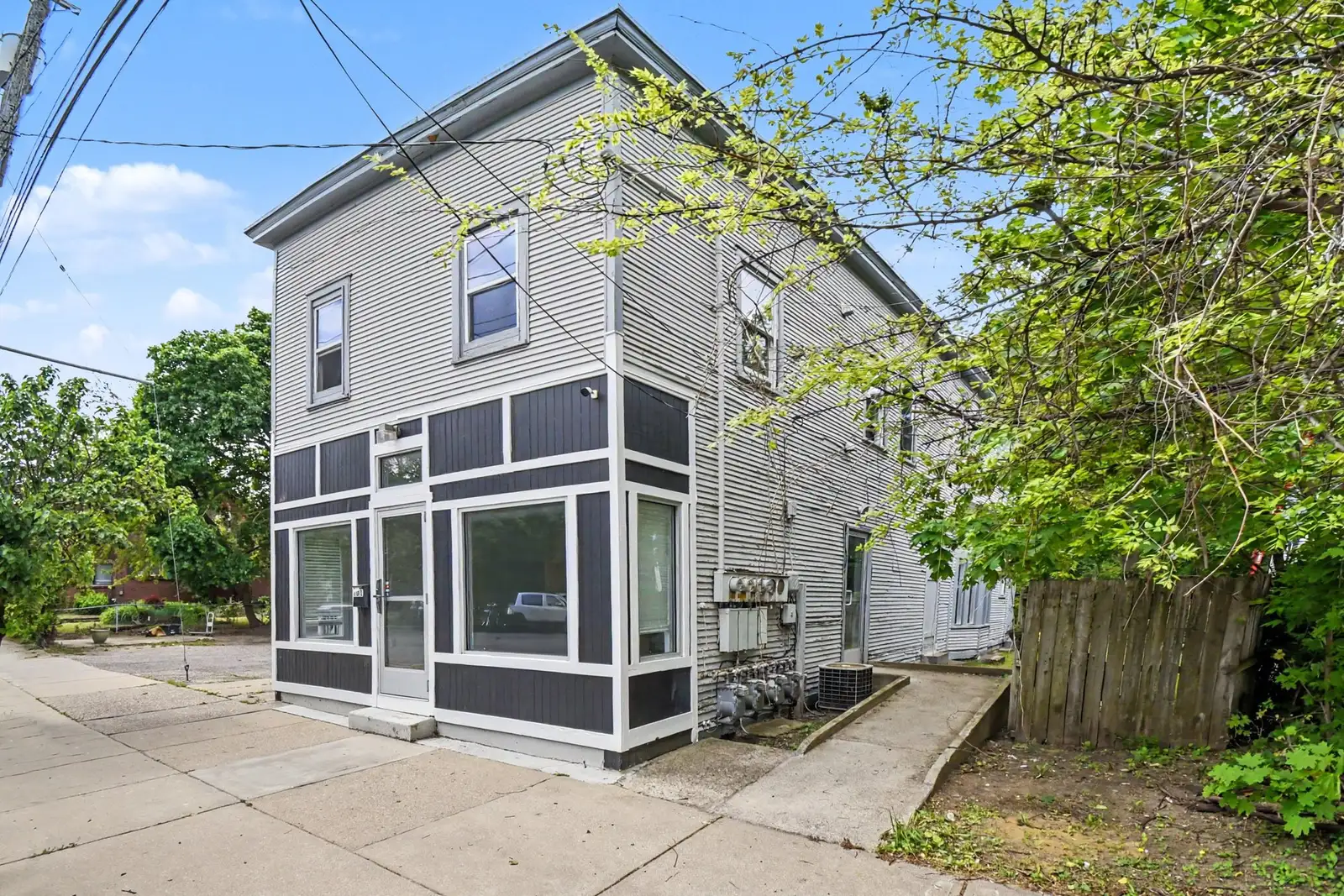 613 Fuller Ave SE image 2