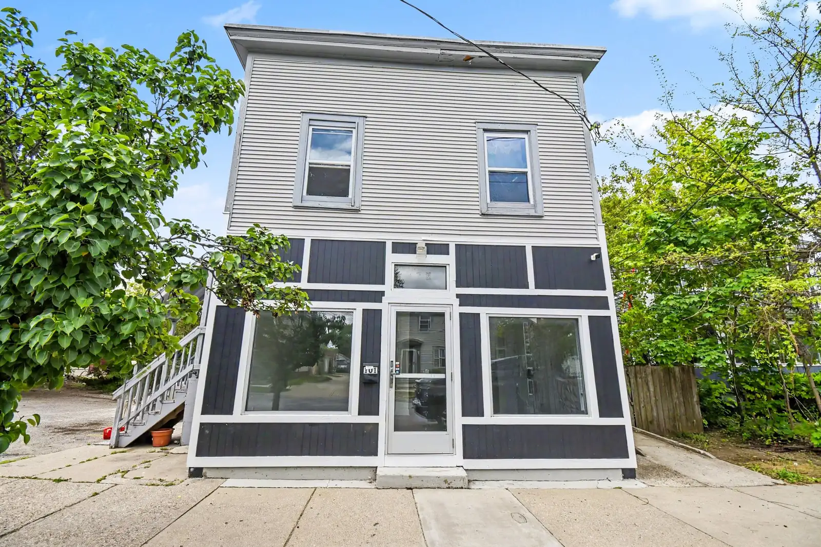 613 Fuller Ave SE image 1