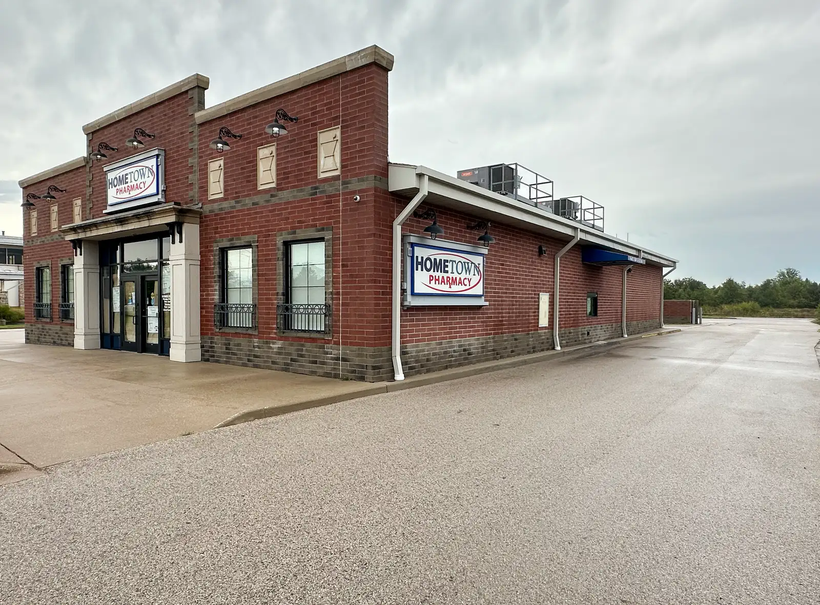 5866 Harvey St image 2