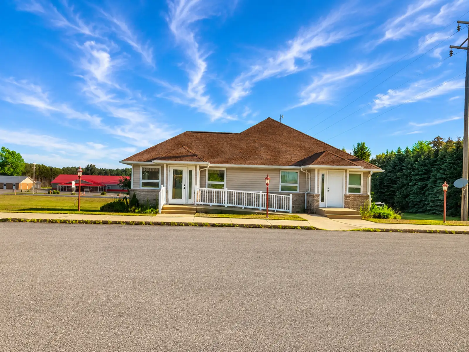 825 US-10 image 1