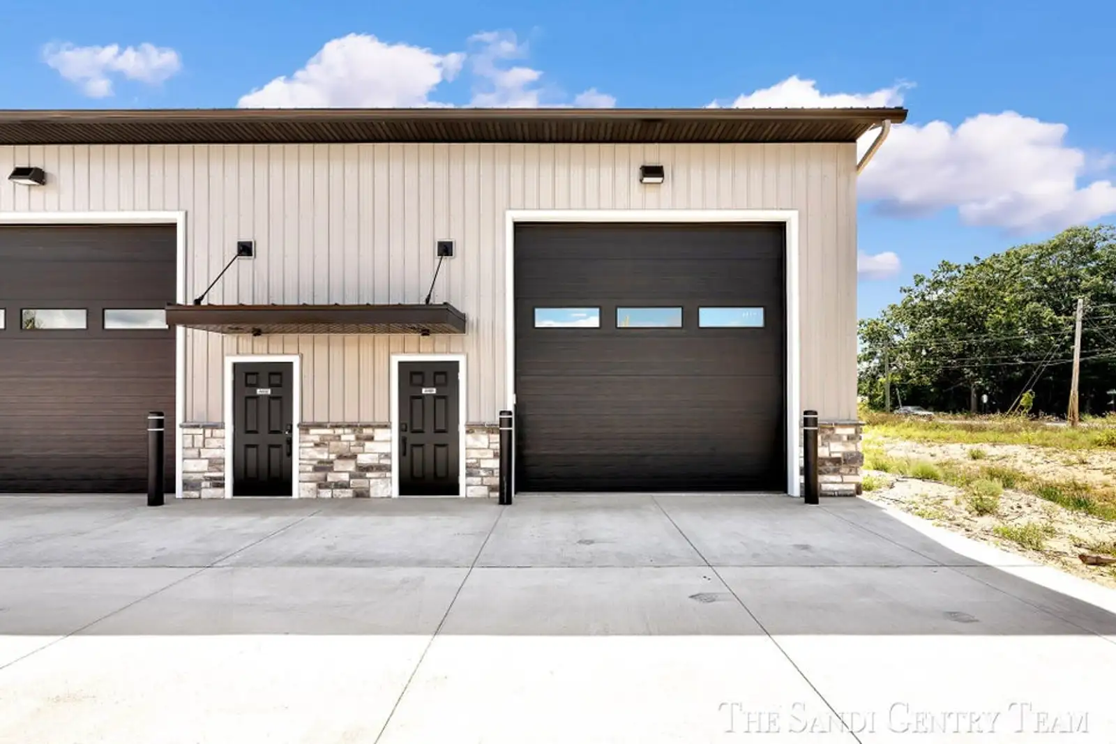 2695 Hein Rd D-4 image 1