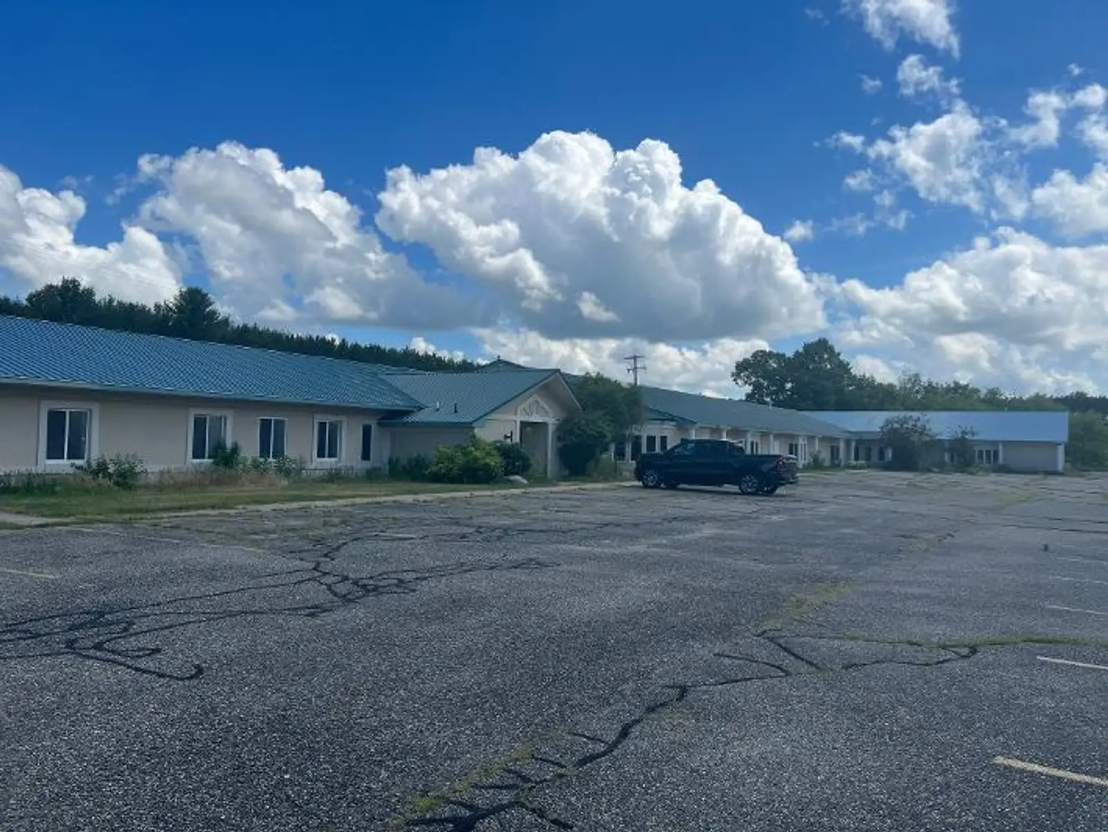 1380 E Main St Edmore MI 48829 image 1