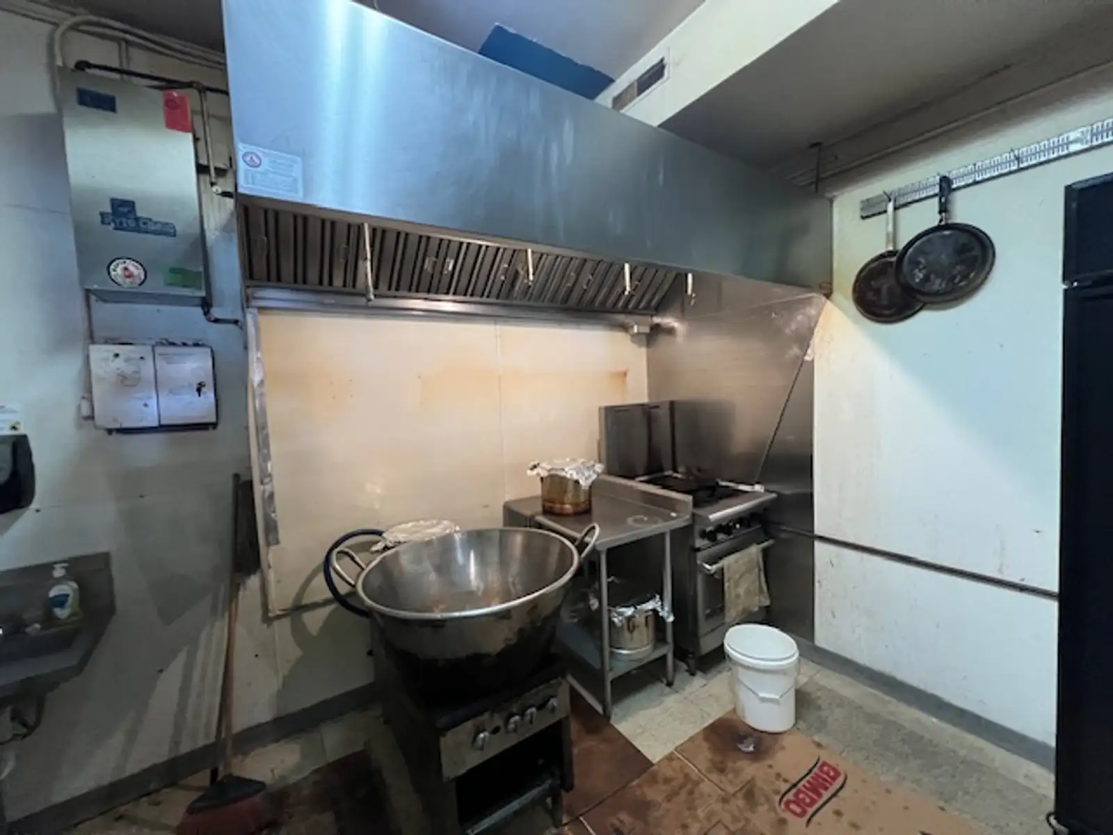 17 W Main St - Retail/Restaurant Space image 5
