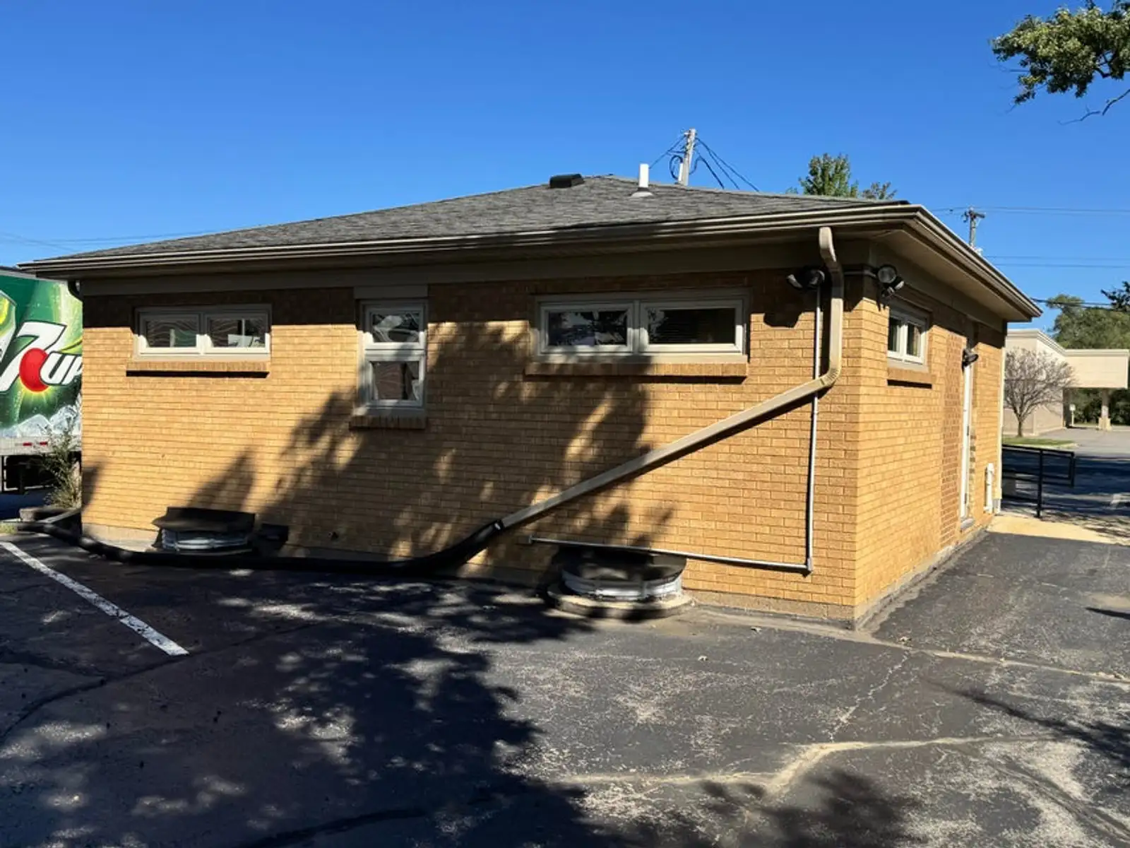 2454 W Glenlord Rd image 20