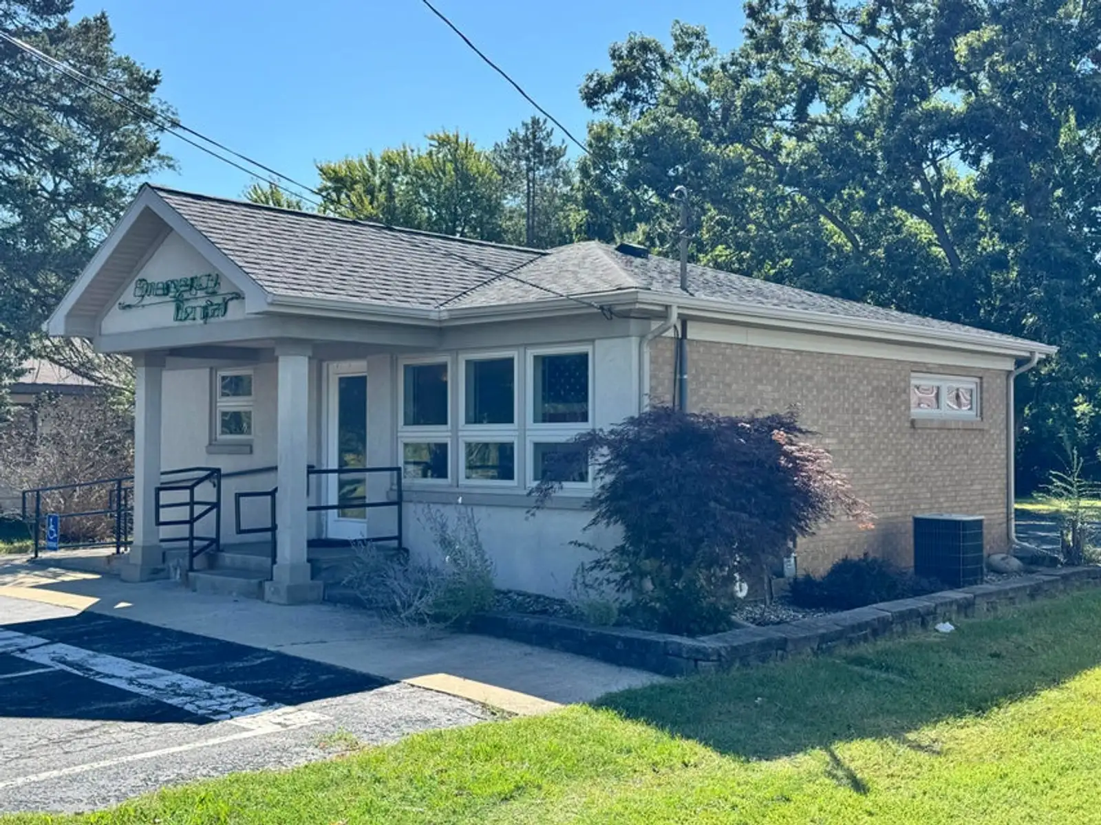 2454 W Glenlord Rd image 3