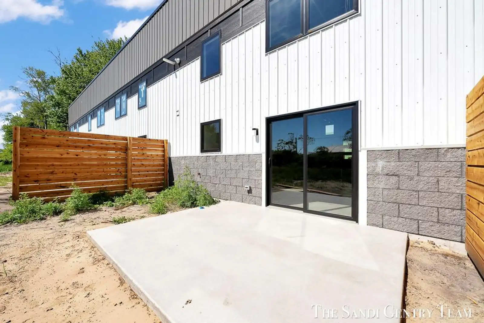 1500 Kooiman Ave 9 image 12