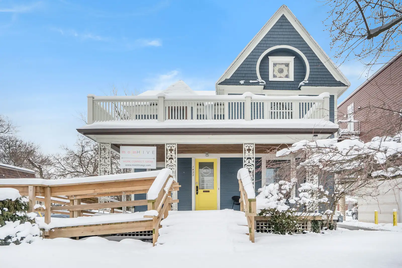 1422 Wealthy St SE image 1