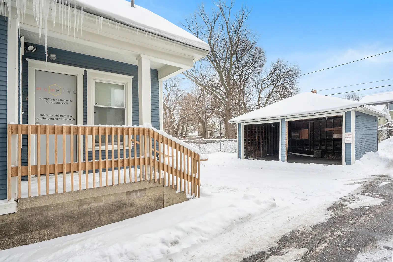 1422 Wealthy St SE image 2