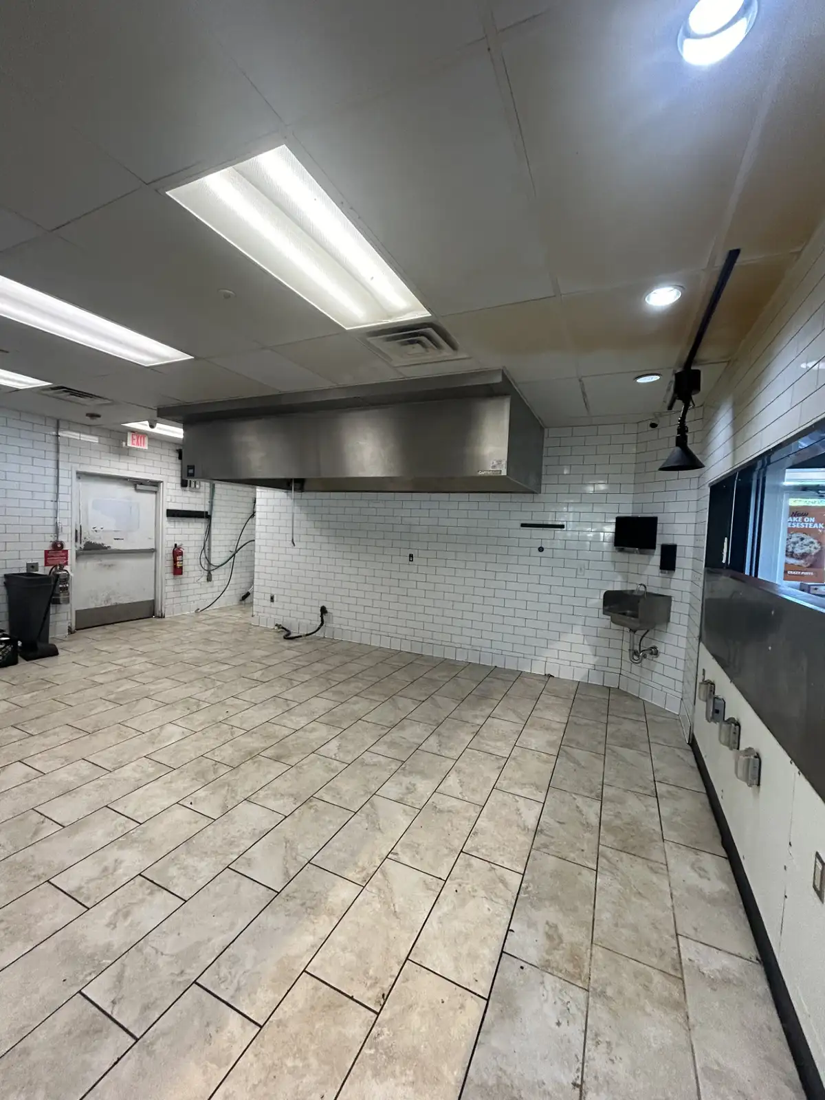 380 E Division St NE image 4