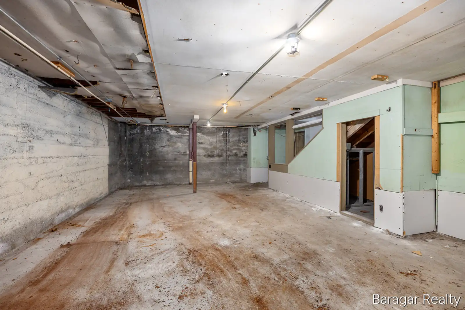 133 S Lafayette St image 35