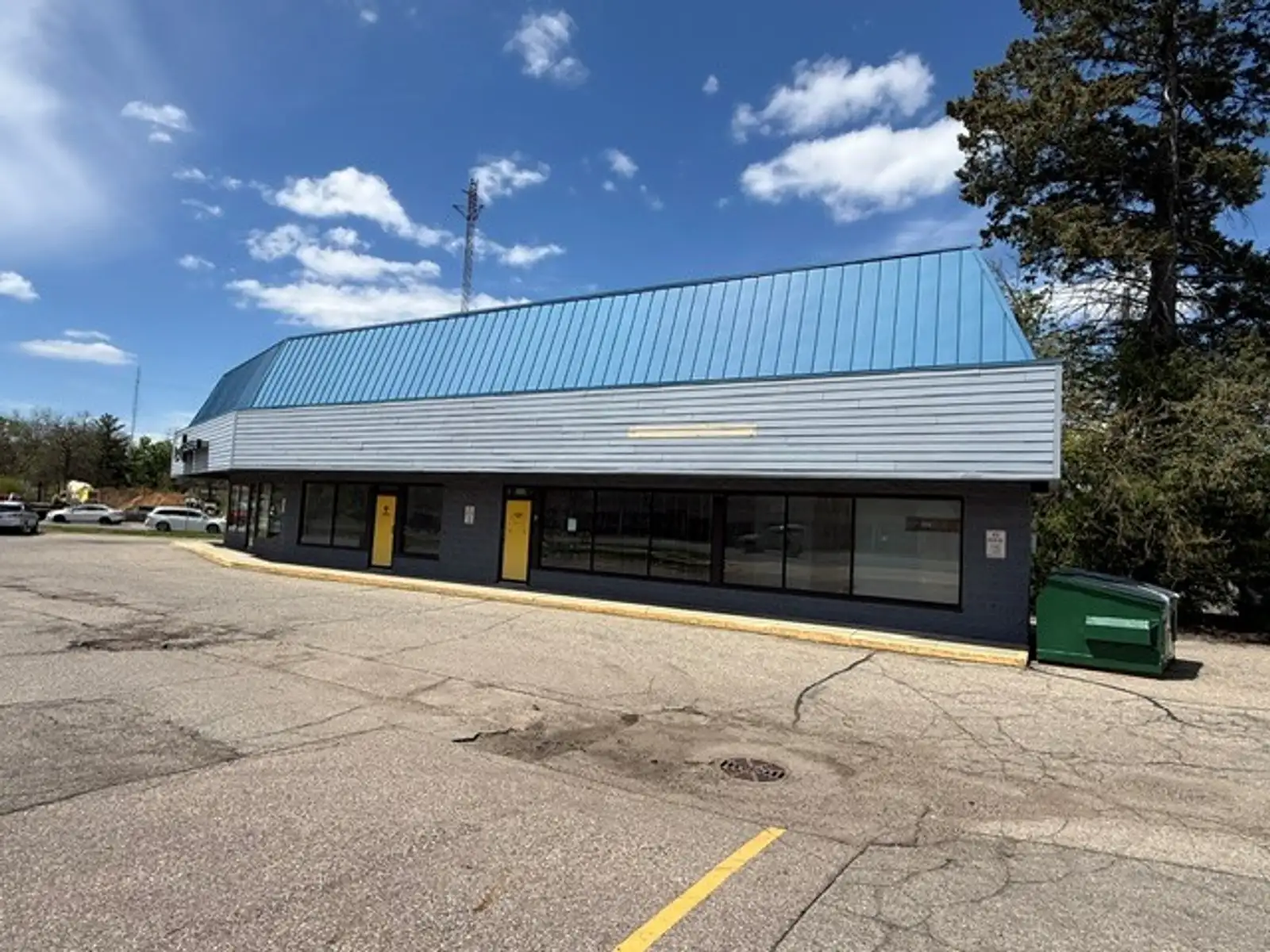 6460 Stadium Dr image 2