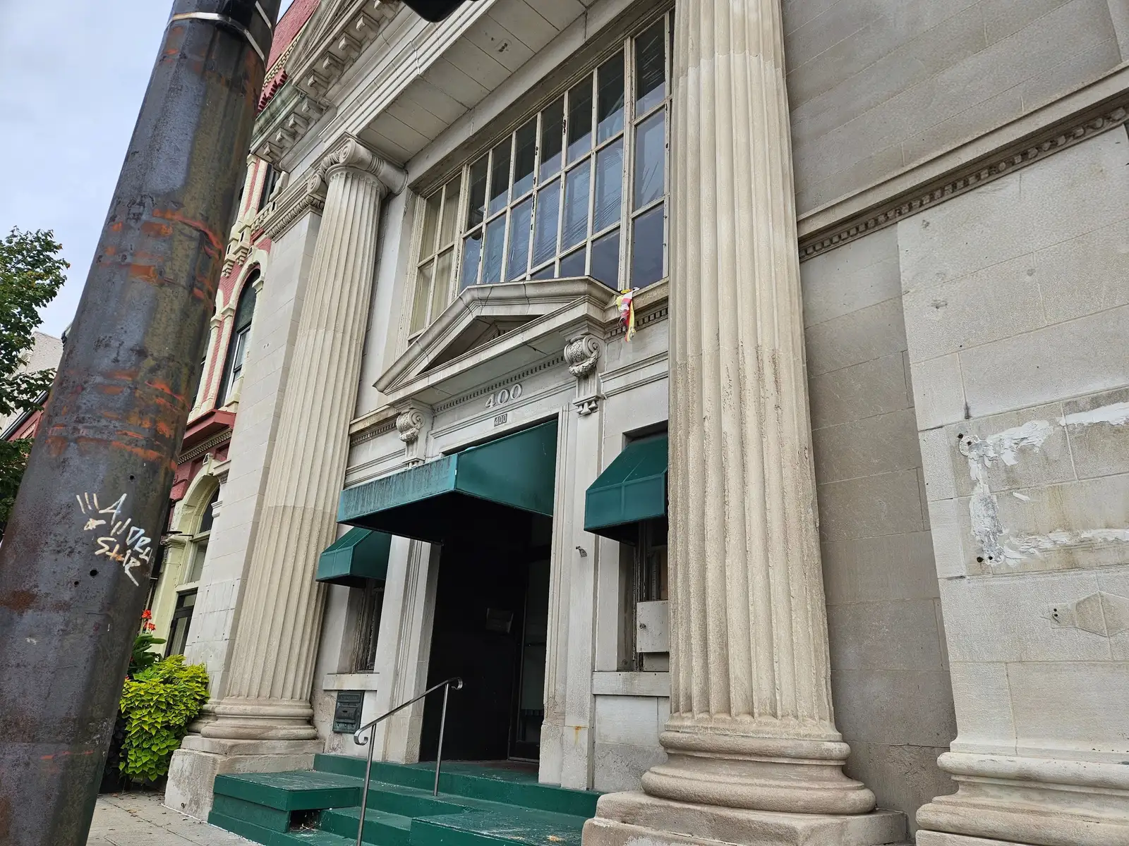 400 Court St image 24