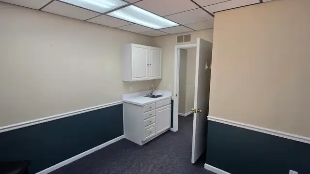 7990 W Grand River Ave thumbnail 3
