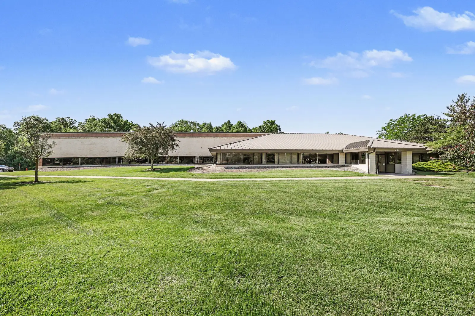 401 W Morgan Rd, Ann Arbor, MI 48108