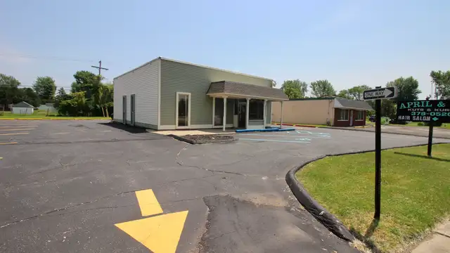 33053 W Jefferson Ave thumbnail 3
