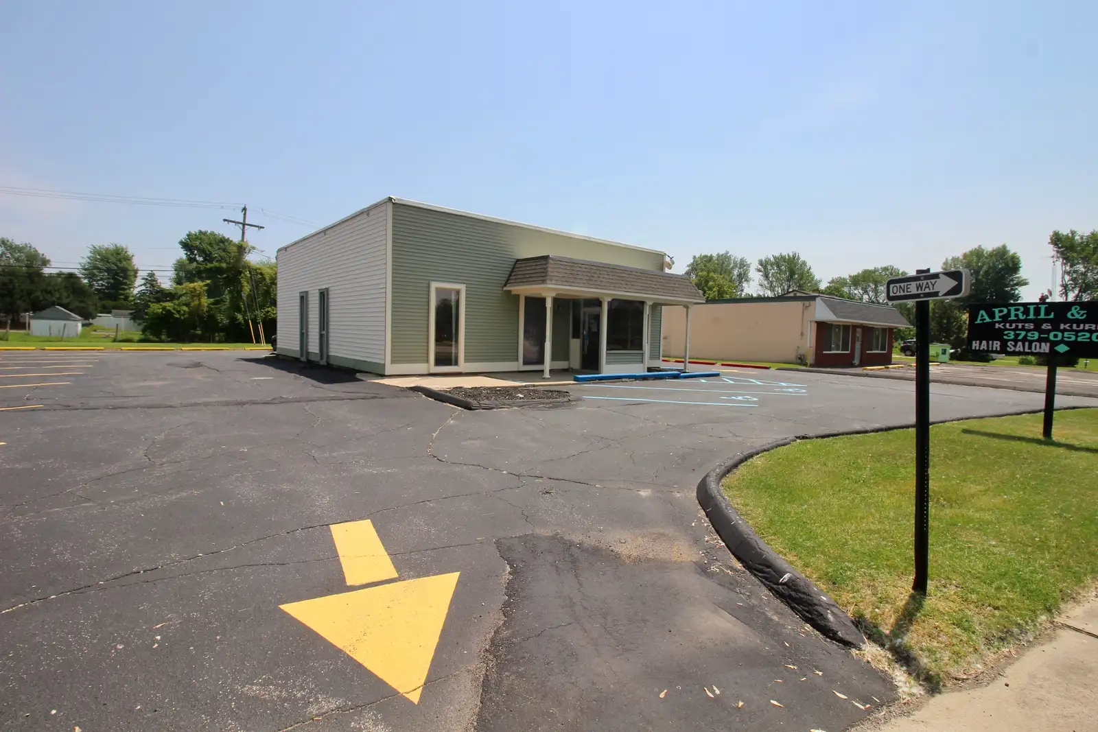 33053 W Jefferson Ave image 3
