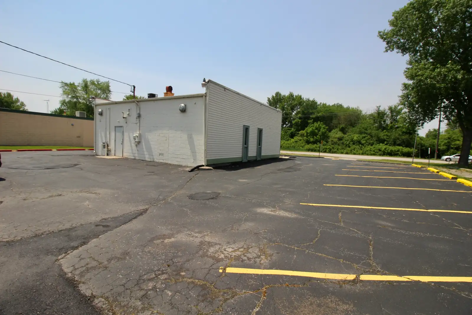 33053 W Jefferson Ave image 25