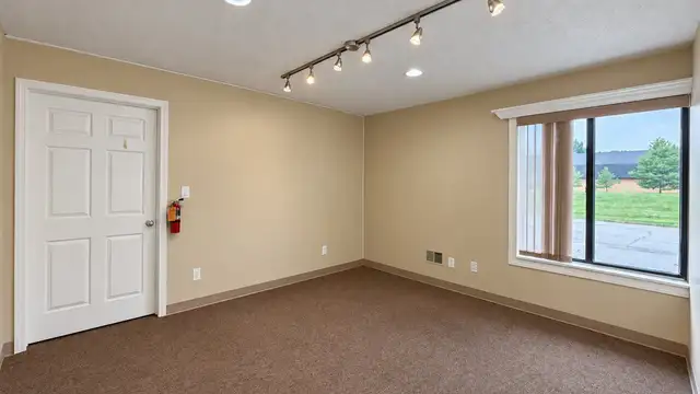 4630 - Ann Arbor Office/Flex/ Warehouse for Lease - Pittsfield Twp thumbnail 4