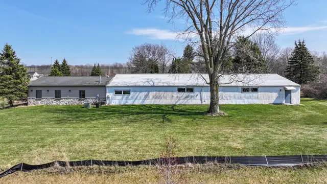 10460 N Holly Rd thumbnail 4