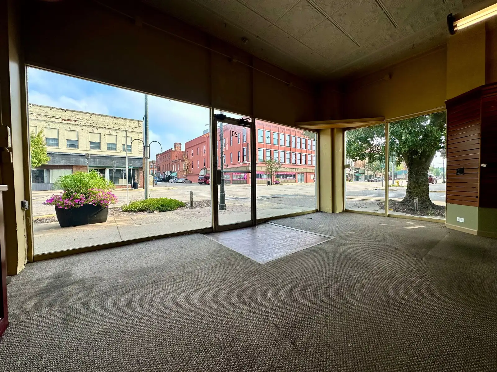 201 W Main St image 3