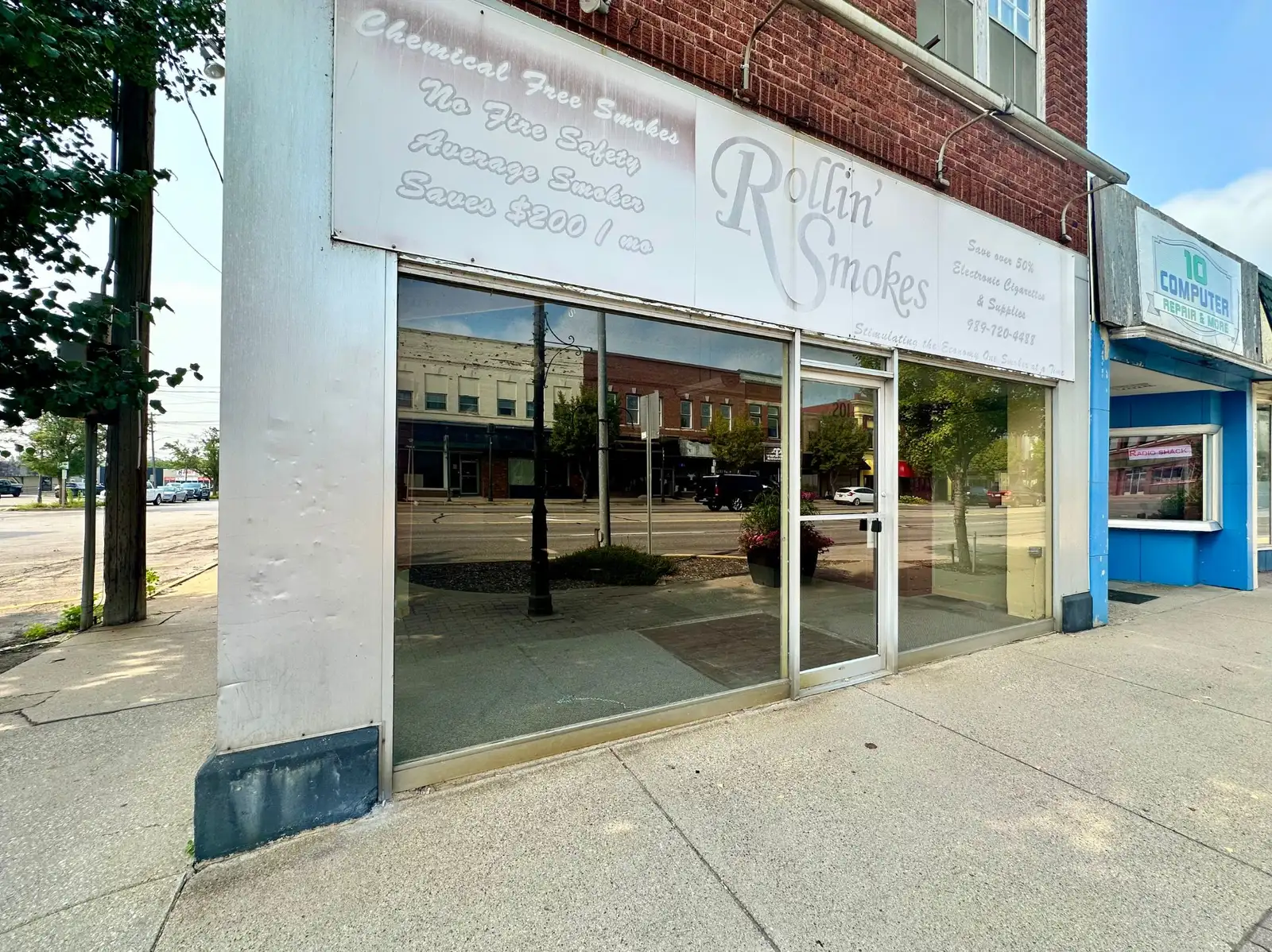 201 W Main St