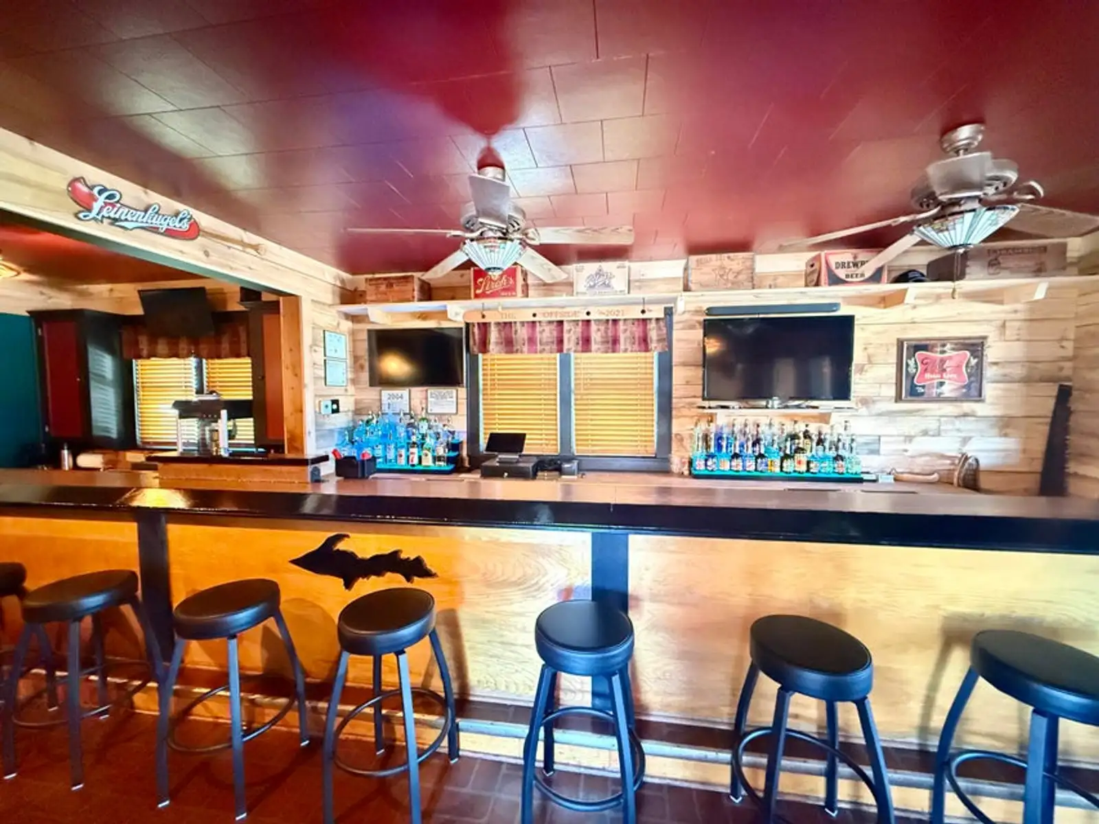 Cobblestone Bar & Grill image 6