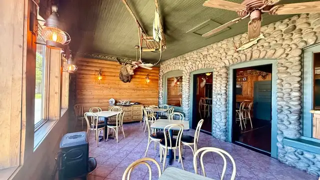 Cobblestone Bar & Grill thumbnail 3