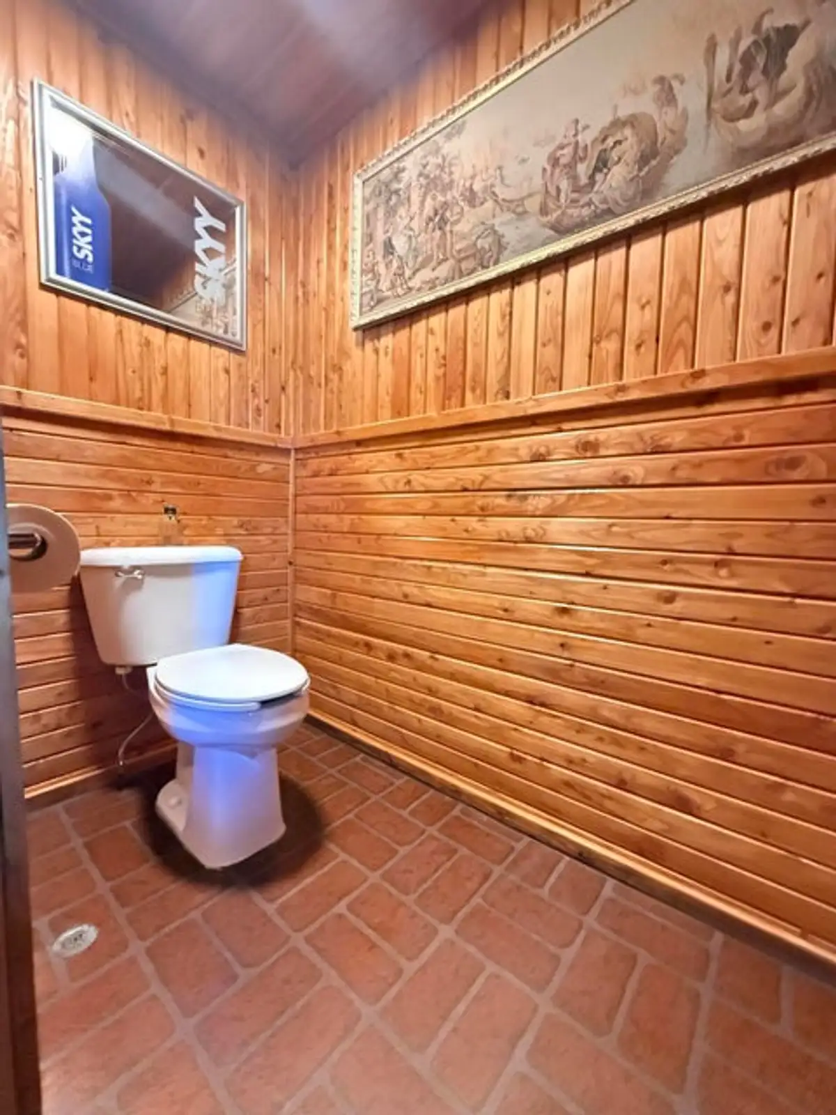 Cobblestone Bar & Grill image 30