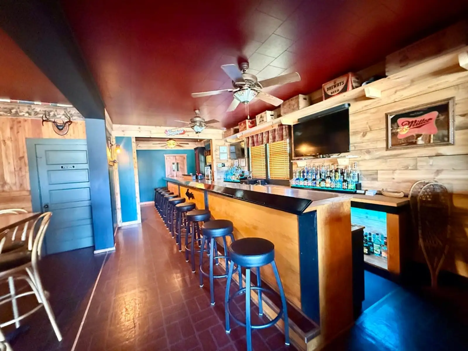 Cobblestone Bar & Grill image 7