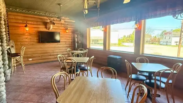 Cobblestone Bar & Grill thumbnail 5