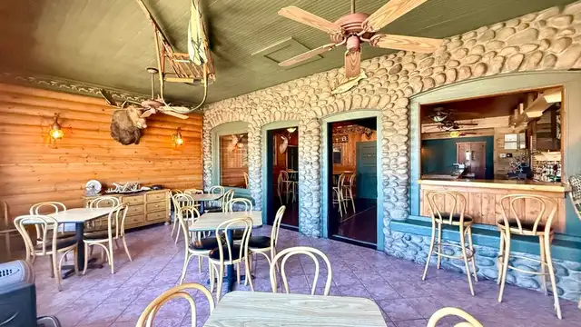 Cobblestone Bar & Grill thumbnail 4