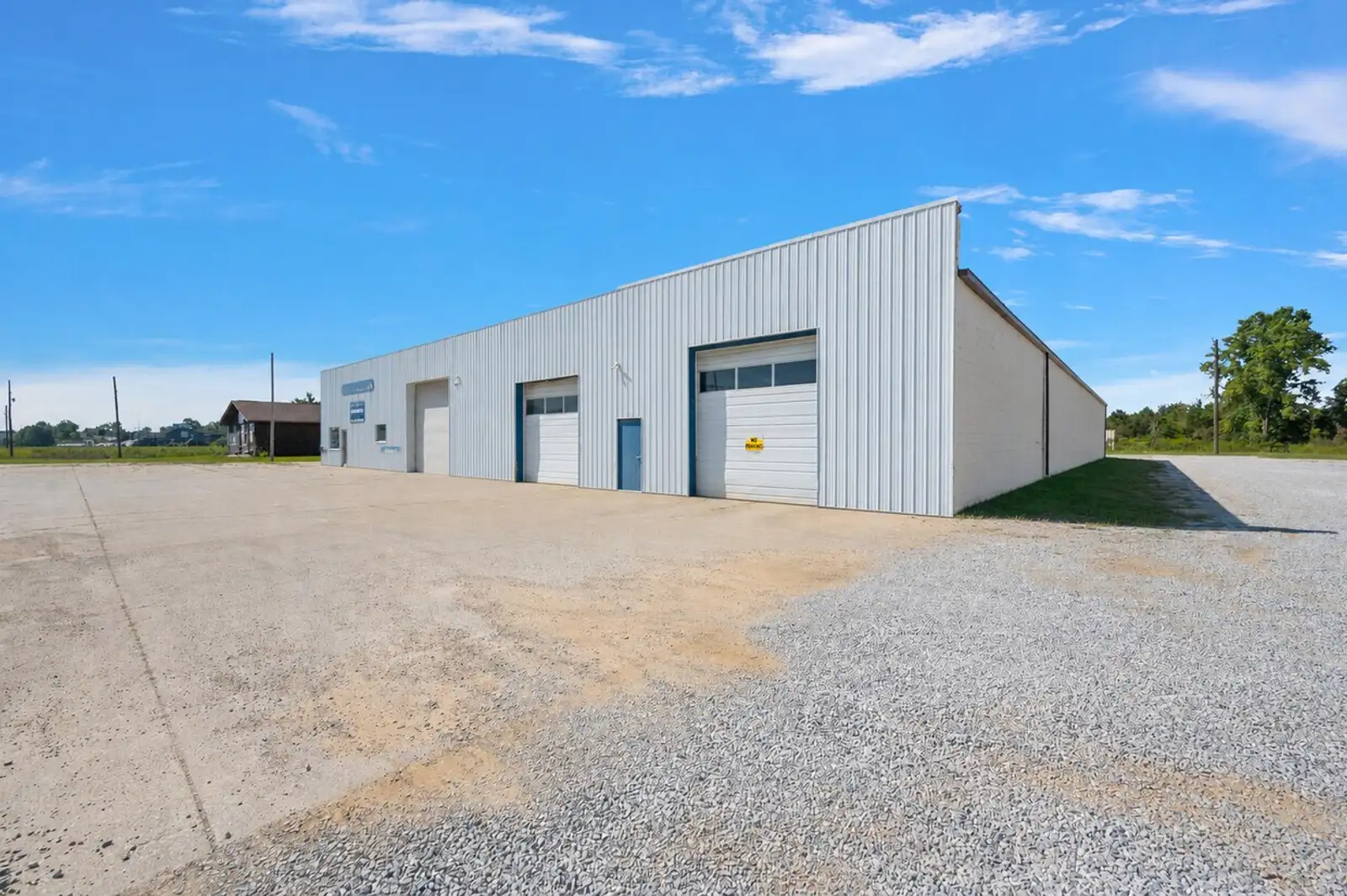 2025 Lapeer Rd image 3