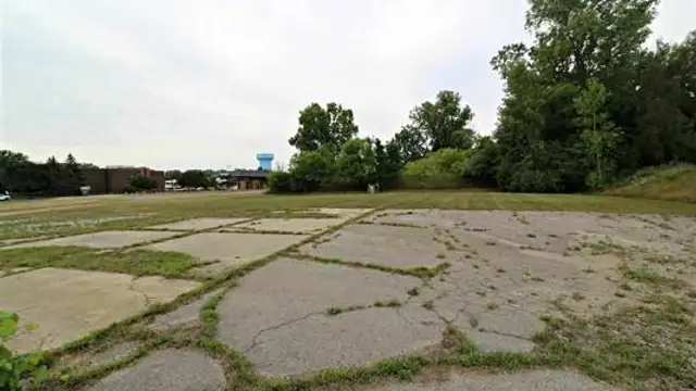 1524 E Pierson Rd thumbnail 2