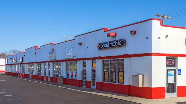 East Bend Plaza thumbnail 2