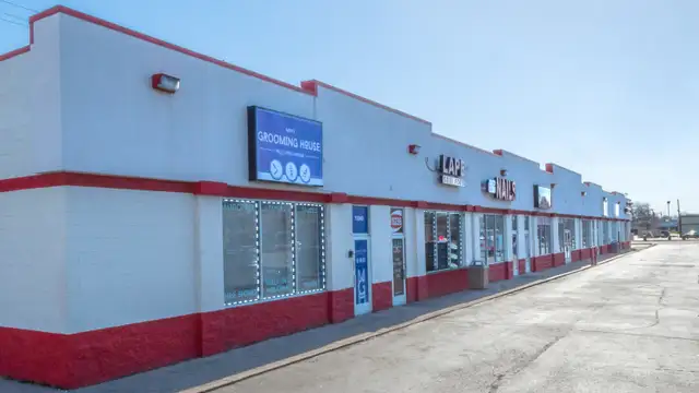 East Bend Plaza thumbnail 3