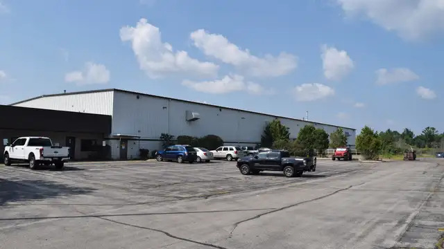 Industrial Manufacturing & Warehouse thumbnail 3
