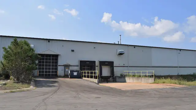 Industrial Manufacturing & Warehouse thumbnail 4