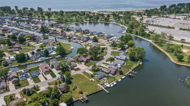 38187 Huron Pointe Dr: Vacant Lot thumbnail 5