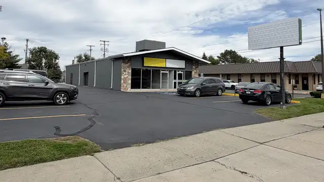 11701 E 13 Mile Rd thumbnail 2
